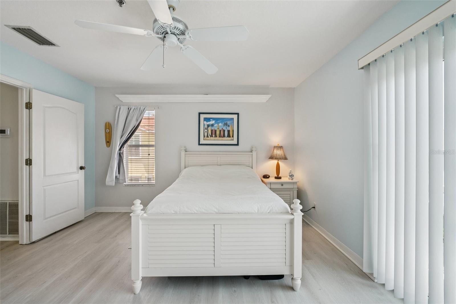 Image 44 of 71 For 1061 Pinellas Bayway S
