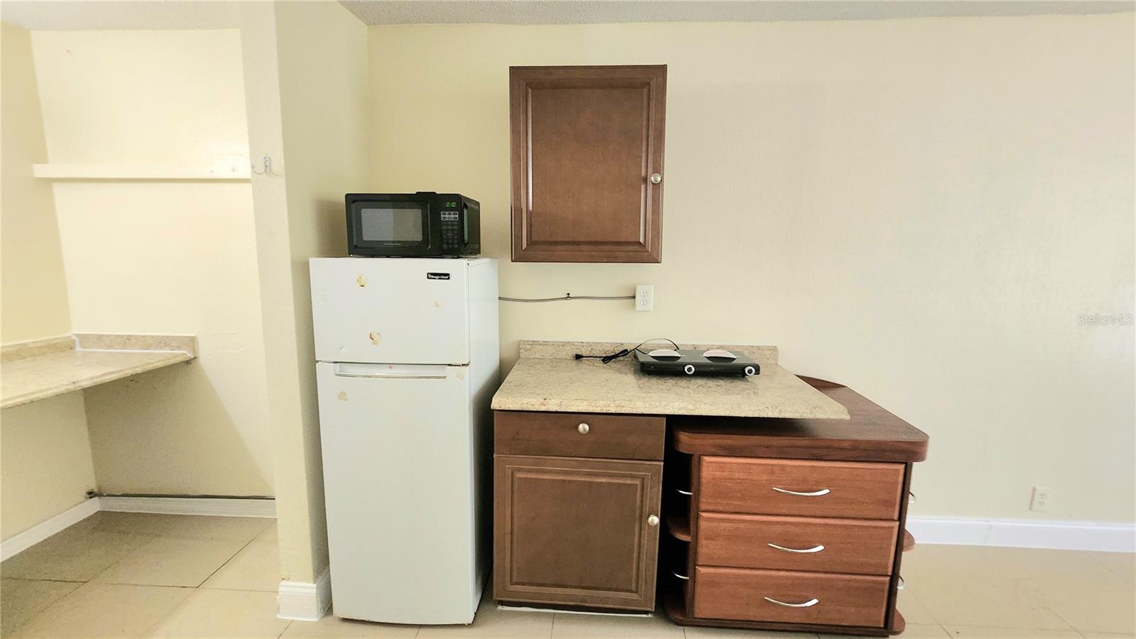 Image 6 of 40 For 7900 Orange Blossom Trail 2102