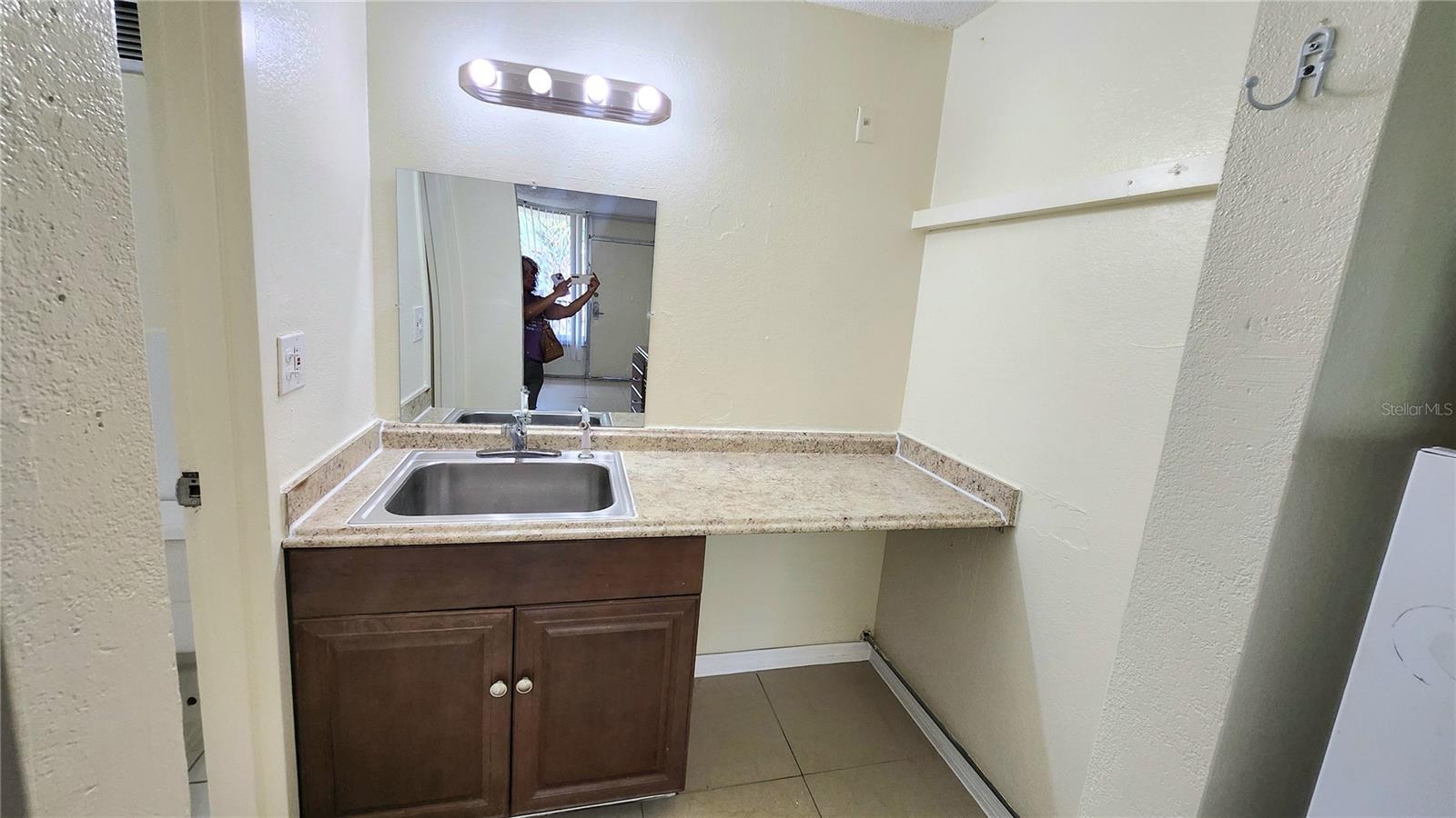 Image 9 of 40 For 7900 Orange Blossom Trail 2102