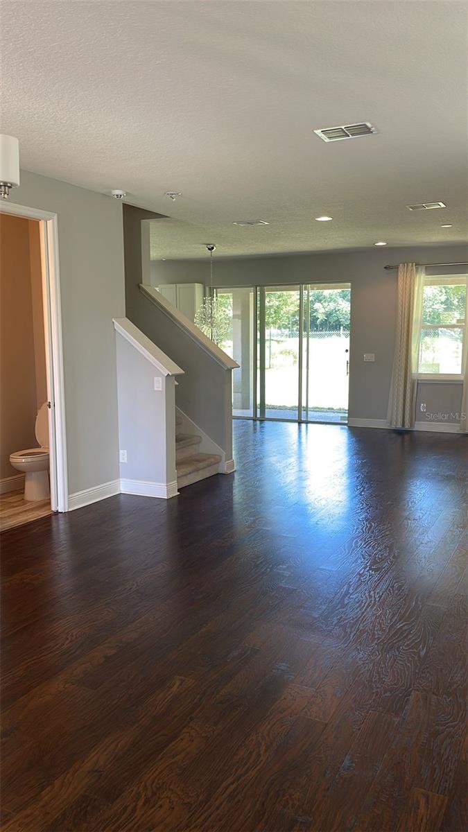 Image 3 of 10 For 2813 Roseglen Way