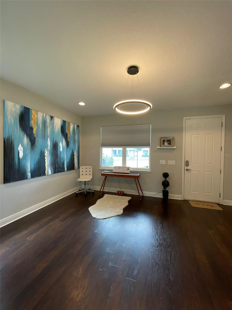 Image 8 of 10 For 2813 Roseglen Way