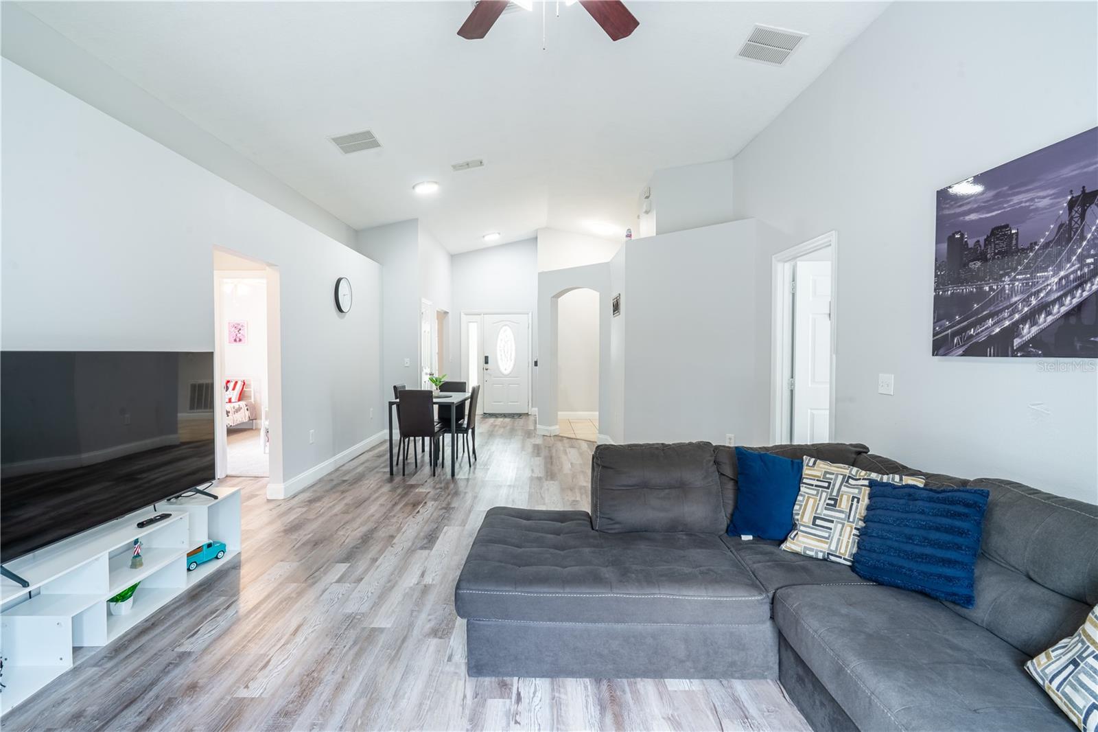 Image 18 of 40 For 1659 Sage Creek Court