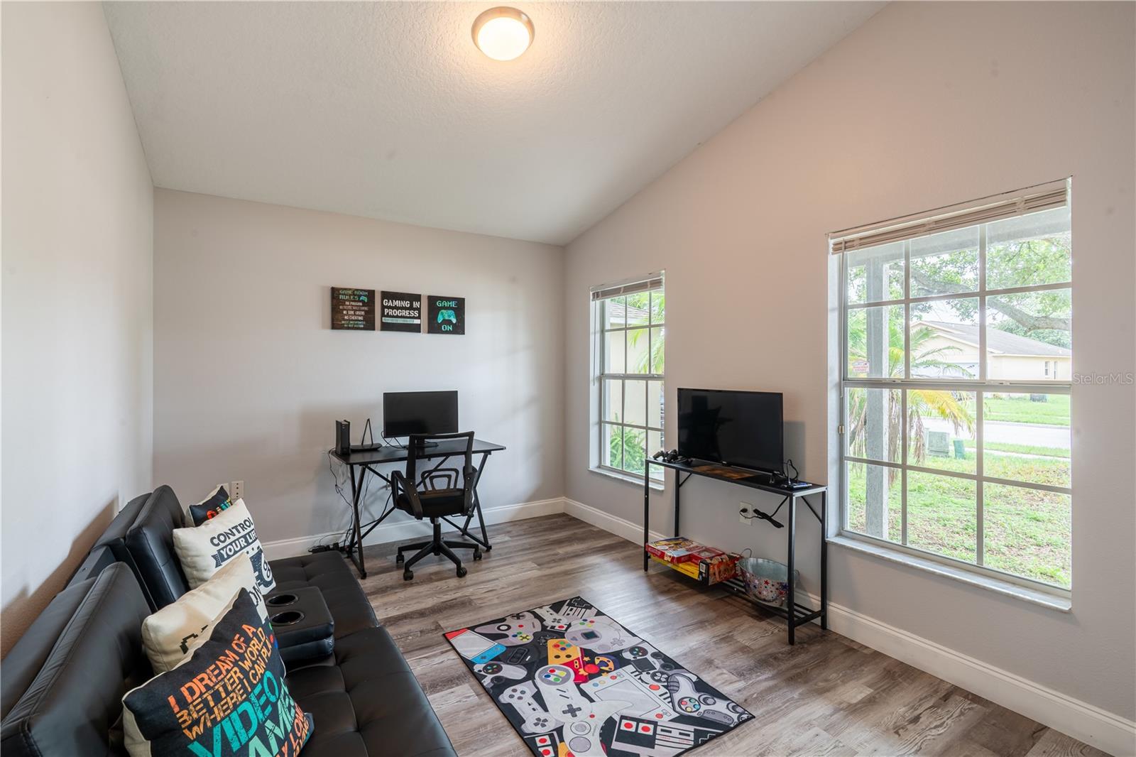 Image 6 of 40 For 1659 Sage Creek Court