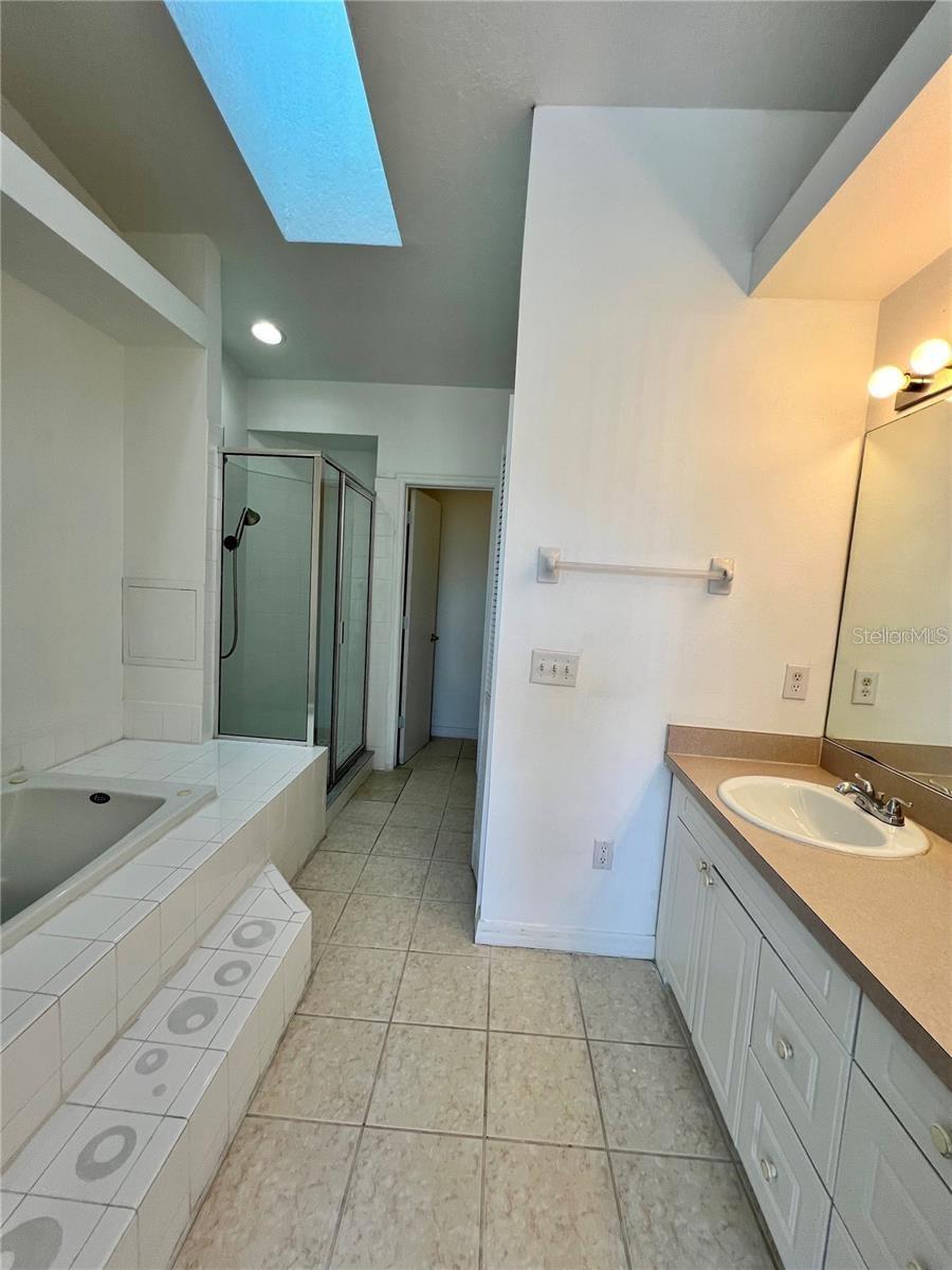 Image 11 of 28 For 658 Caribbean Drive 658