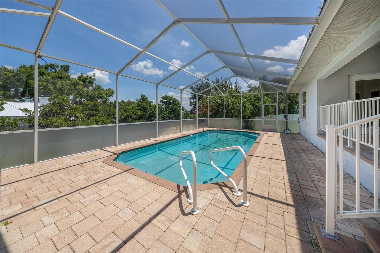 Image 24 of 27 For 415 Smiley Court