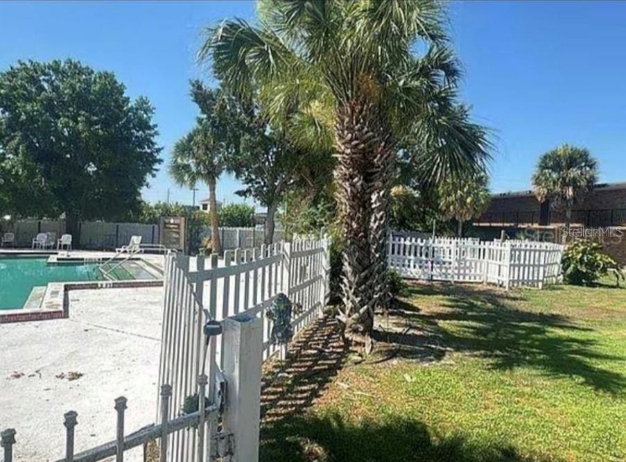 Image 11 of 30 For 7900 Orange Blossom Trail 2074