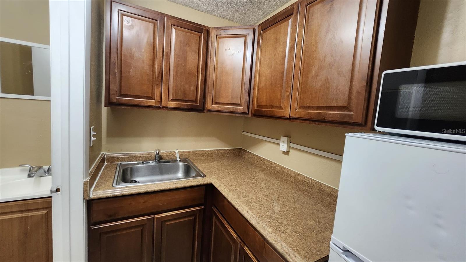 Image 6 of 30 For 7900 Orange Blossom Trail 2074