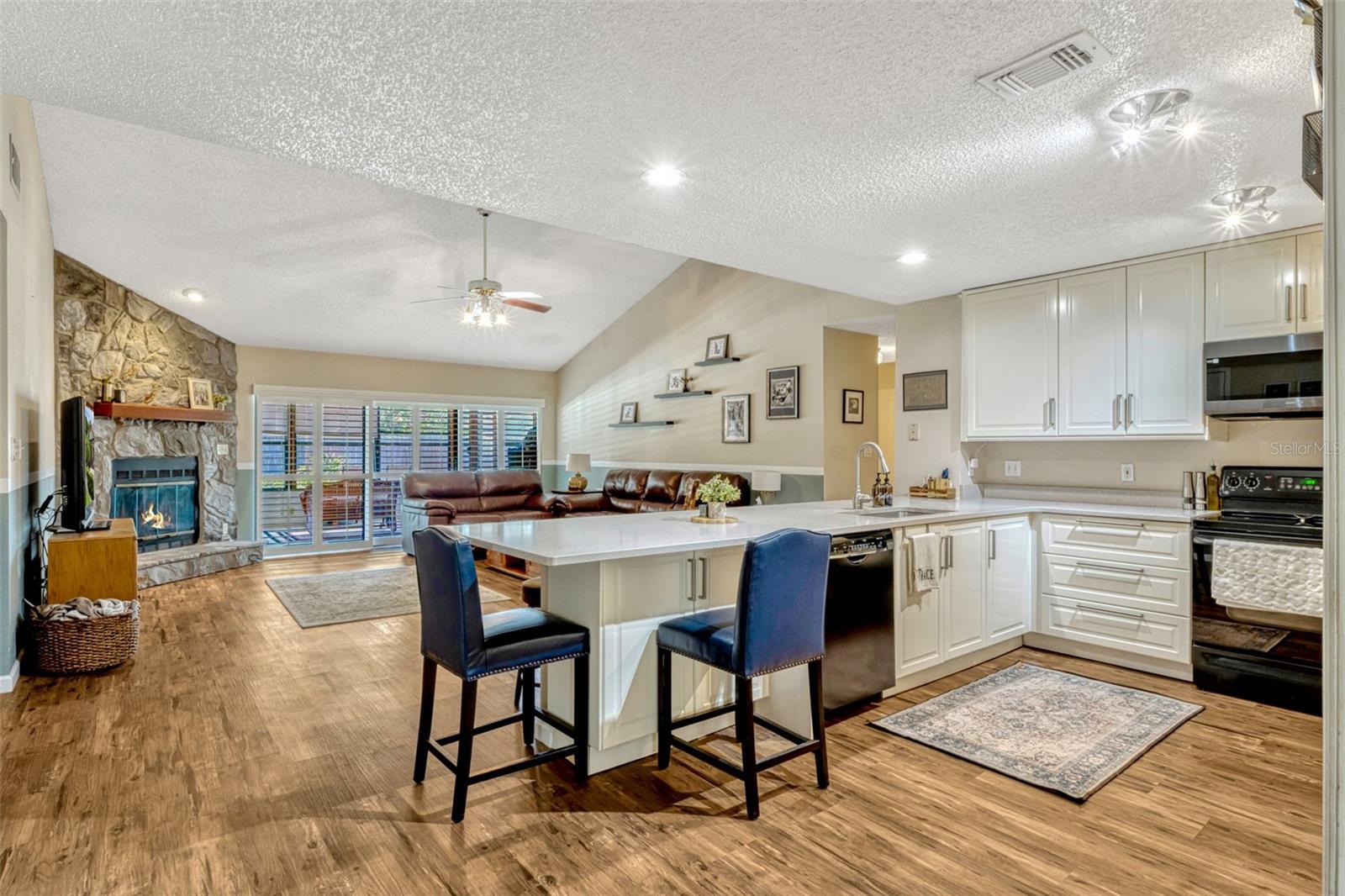 Image 10 of 39 For 1016 Ohanlon Court