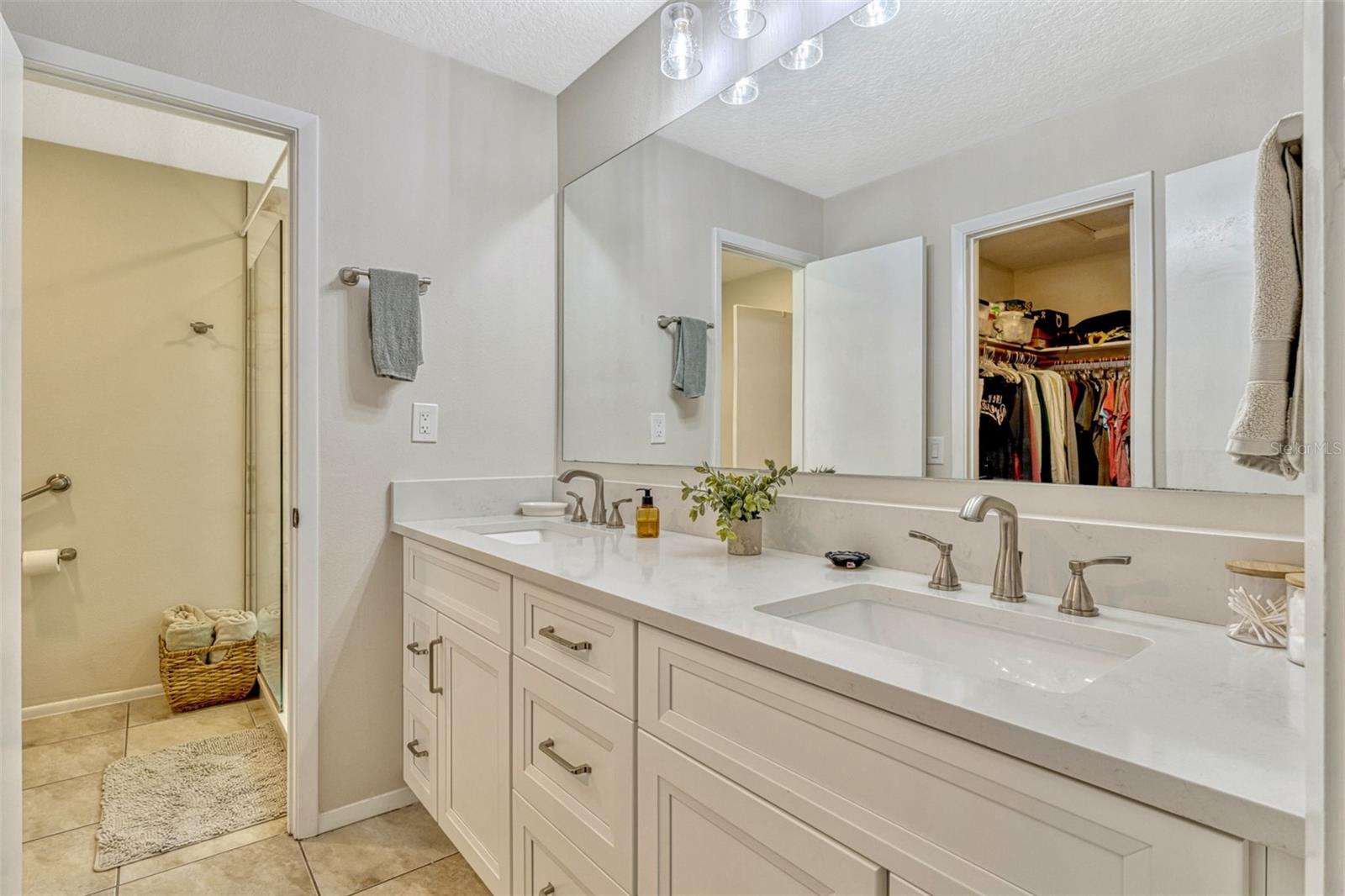 Image 18 of 39 For 1016 Ohanlon Court
