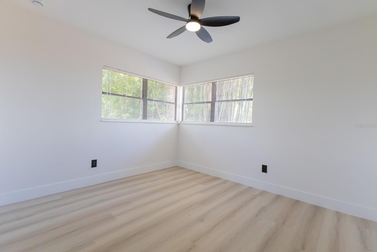 Image 15 of 31 For 722 Carlson Drive