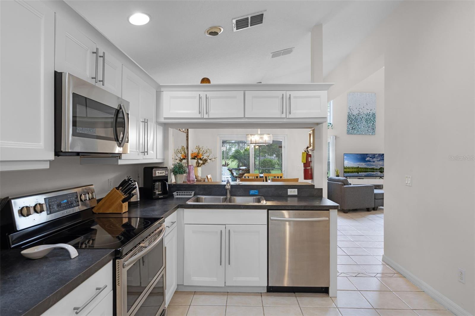 Image 16 of 57 For 909 Troon Circle