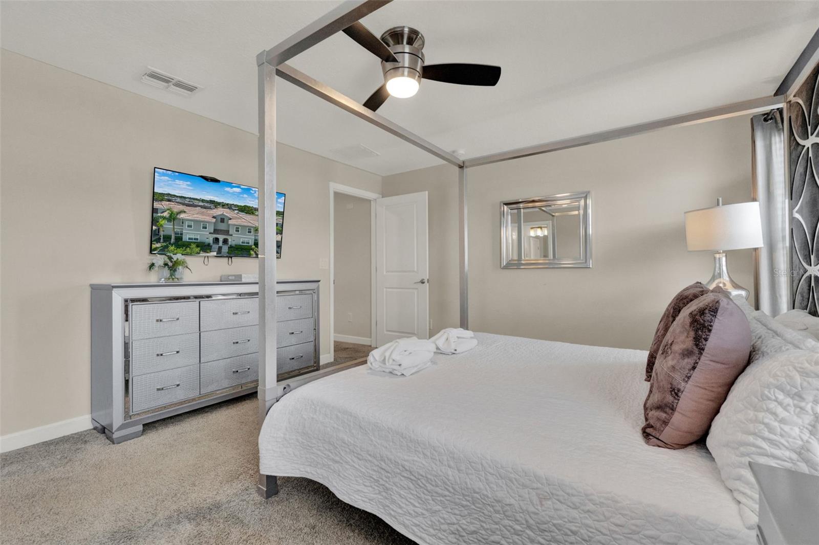 Image 14 of 56 For 4981 Windermere Avenue