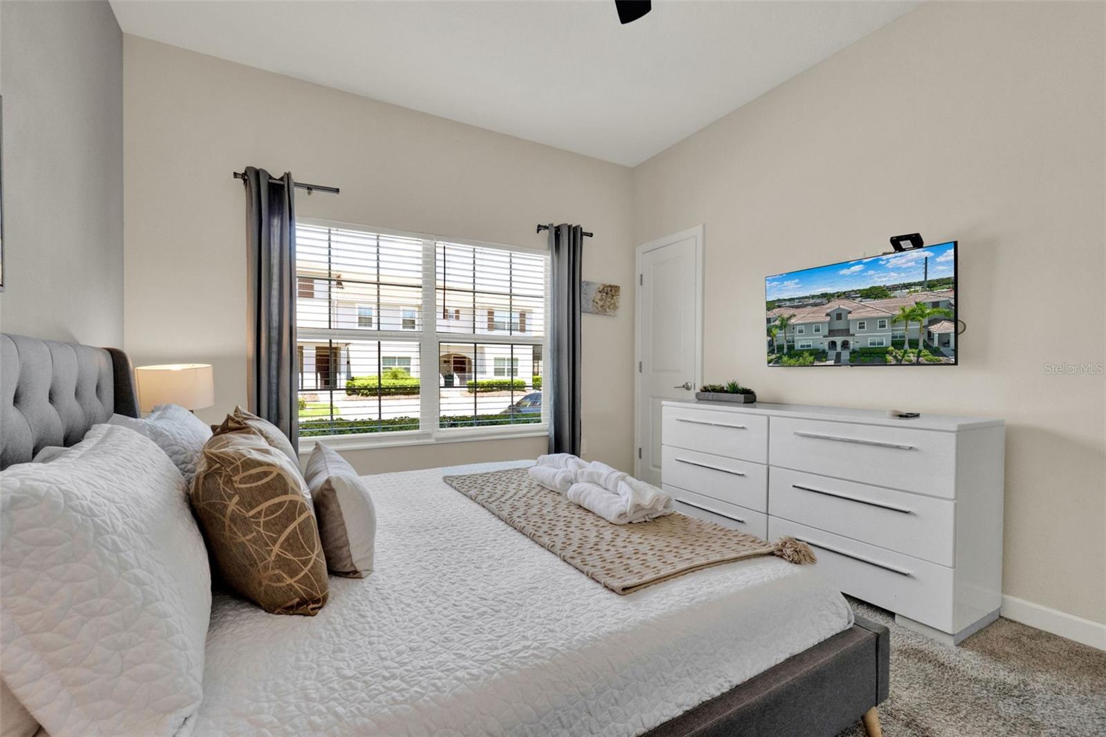 Image 16 of 56 For 4981 Windermere Avenue