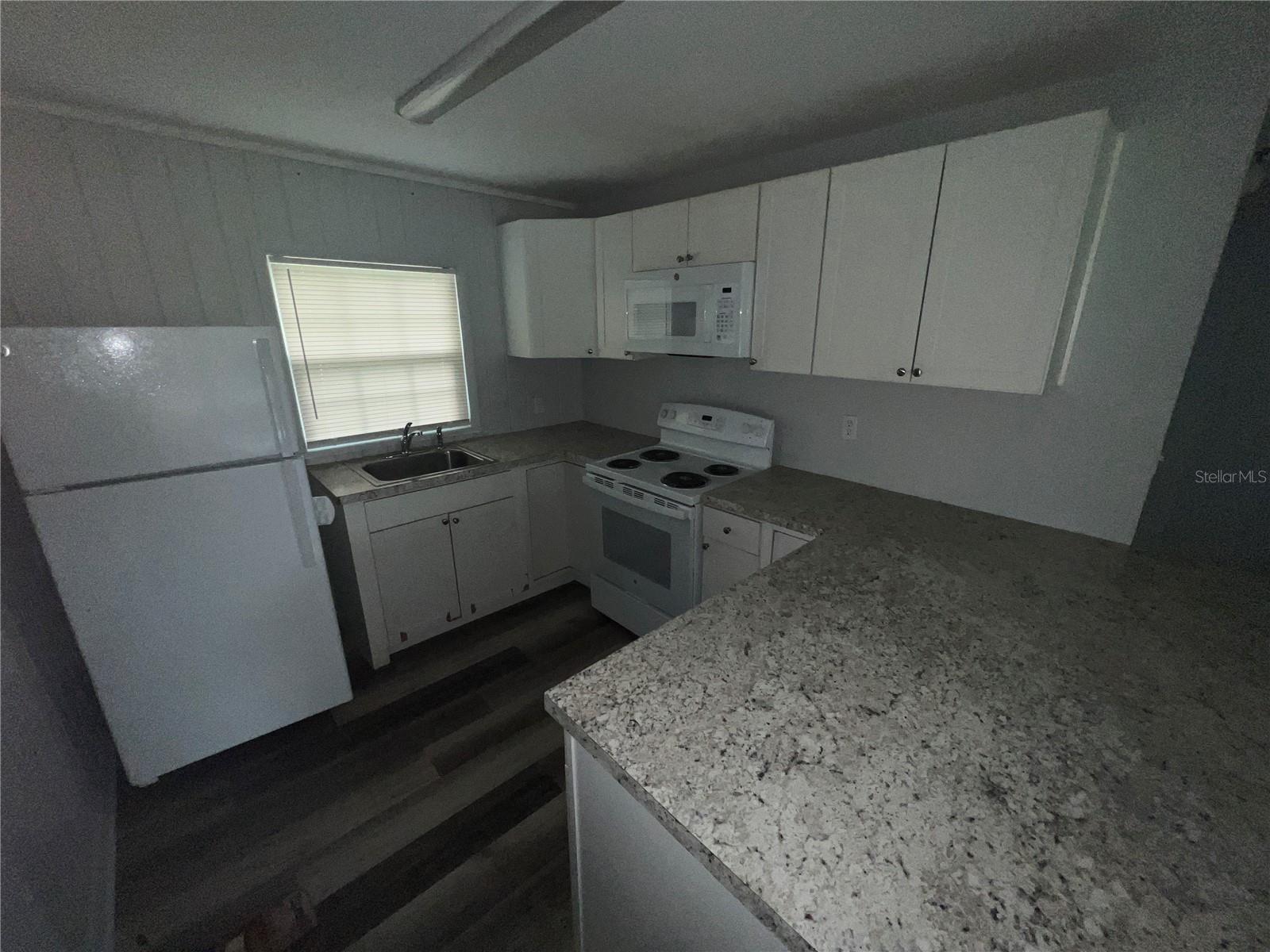 Image 3 of 6 For 3042 Azalea Avenue