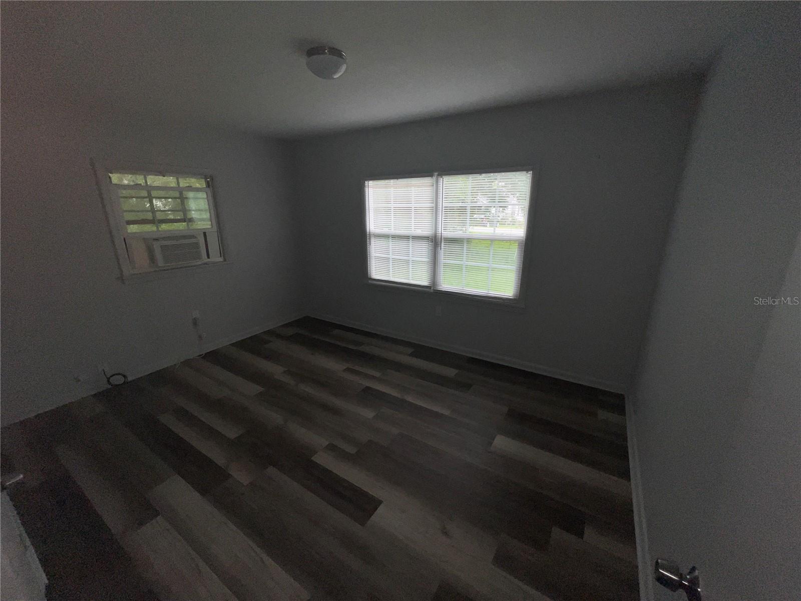 Image 4 of 6 For 3042 Azalea Avenue