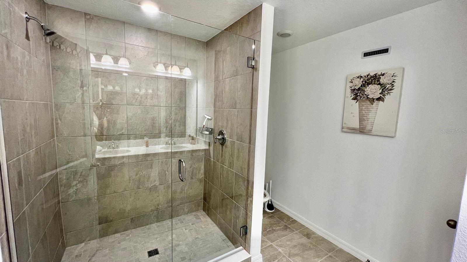 Image 14 of 16 For 775 Longboat Drive