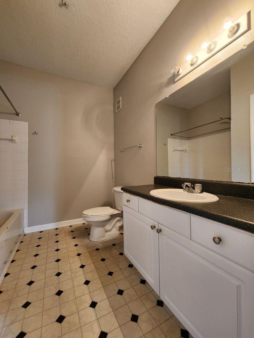 Image 17 of 30 For 8849 Villa View Circle 107