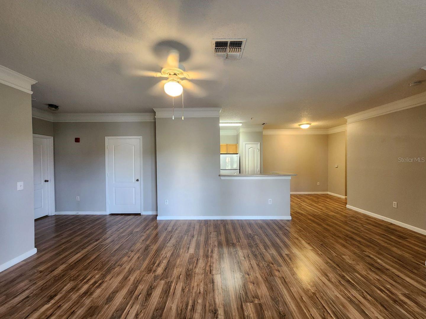 Image 5 of 30 For 8849 Villa View Circle 107