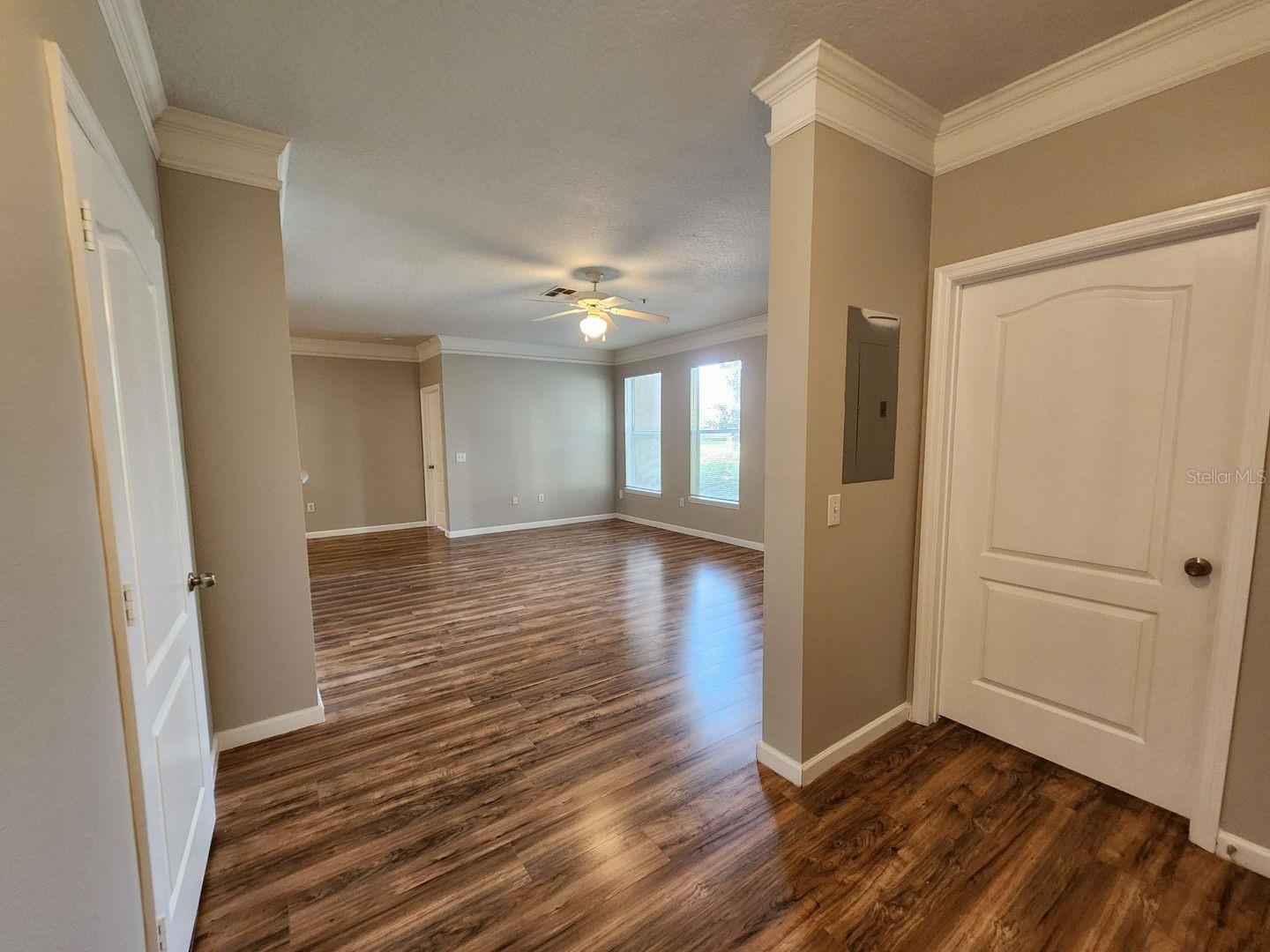 Image 7 of 30 For 8849 Villa View Circle 107