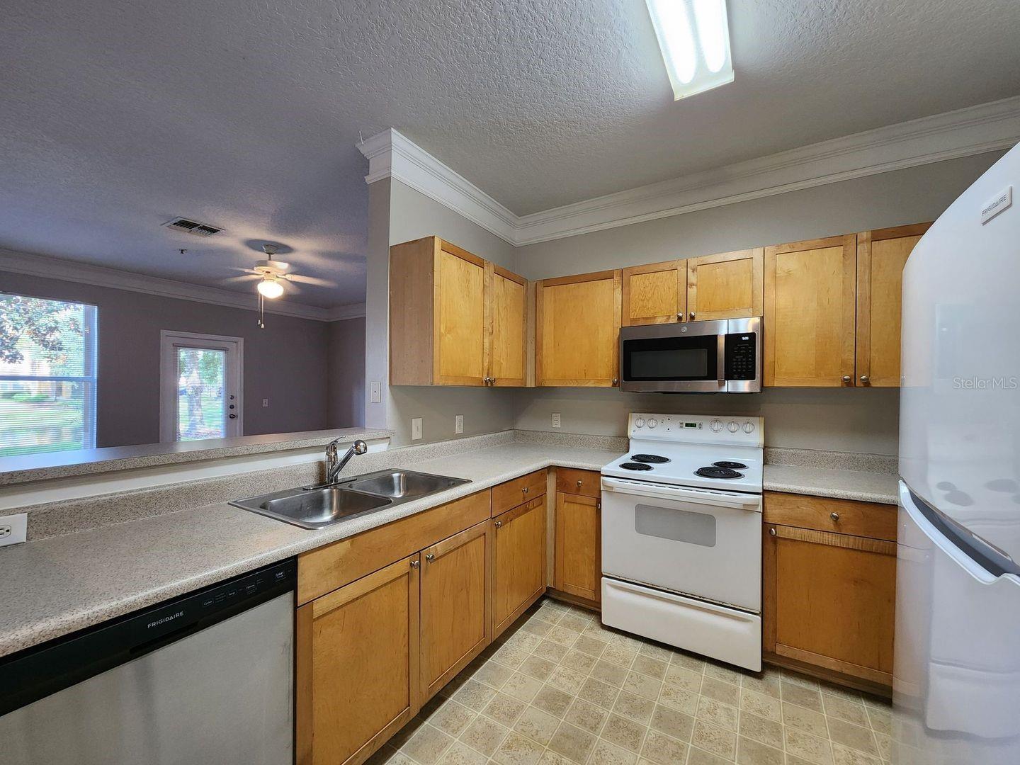 Image 9 of 30 For 8849 Villa View Circle 107