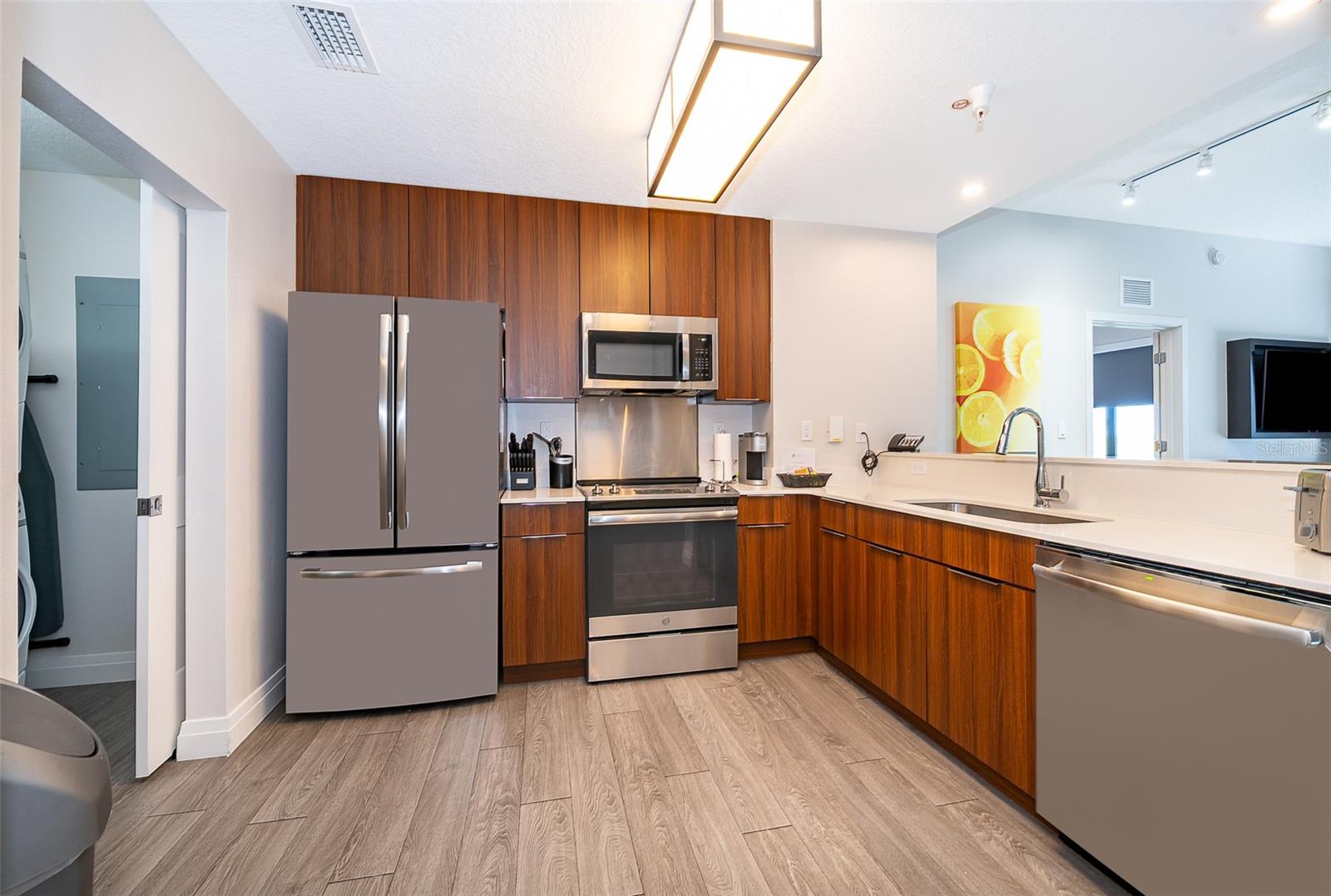 Image 11 of 46 For 14501 Grove Resort Avenue 2534