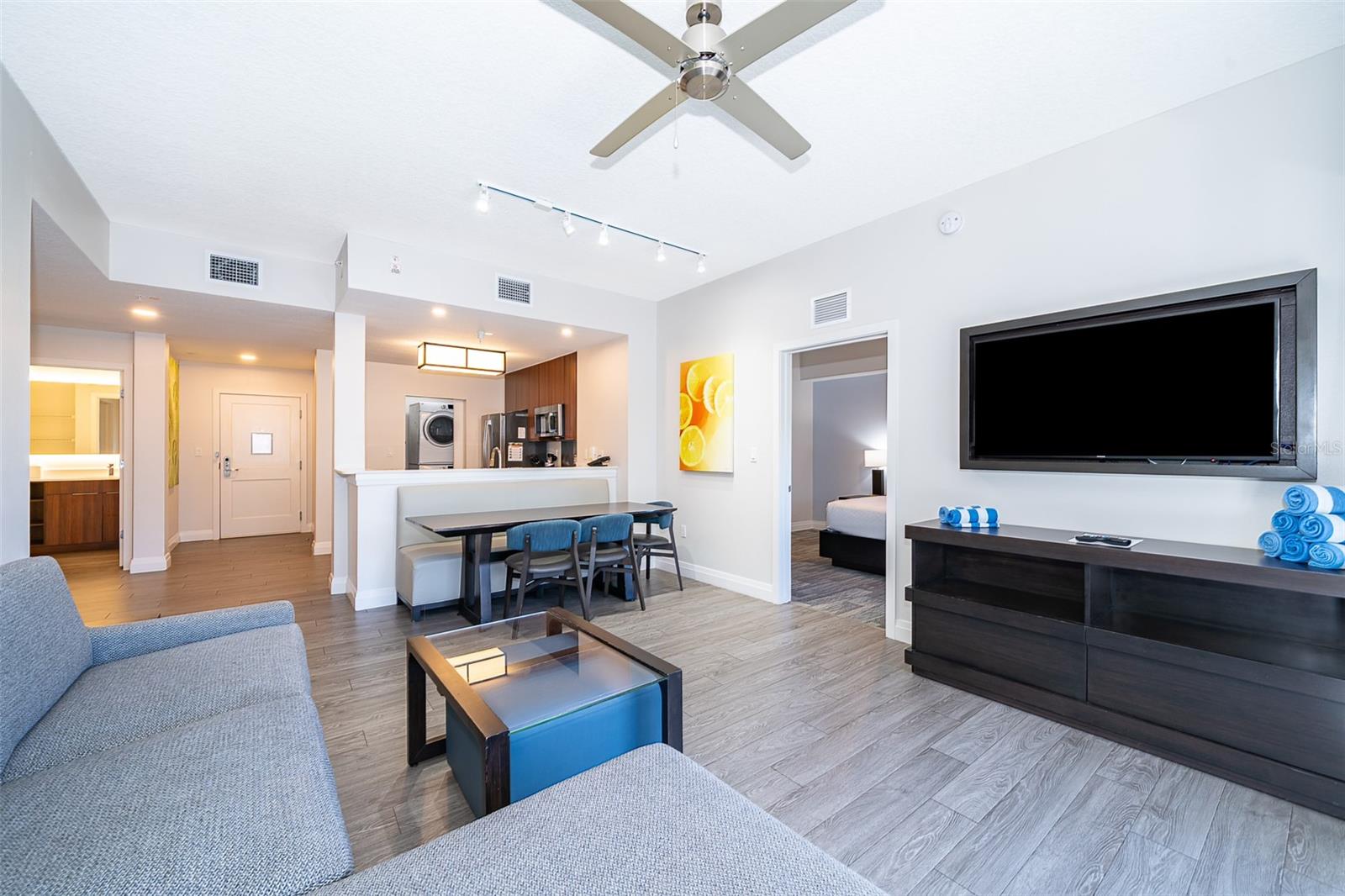 Image 16 of 46 For 14501 Grove Resort Avenue 2534