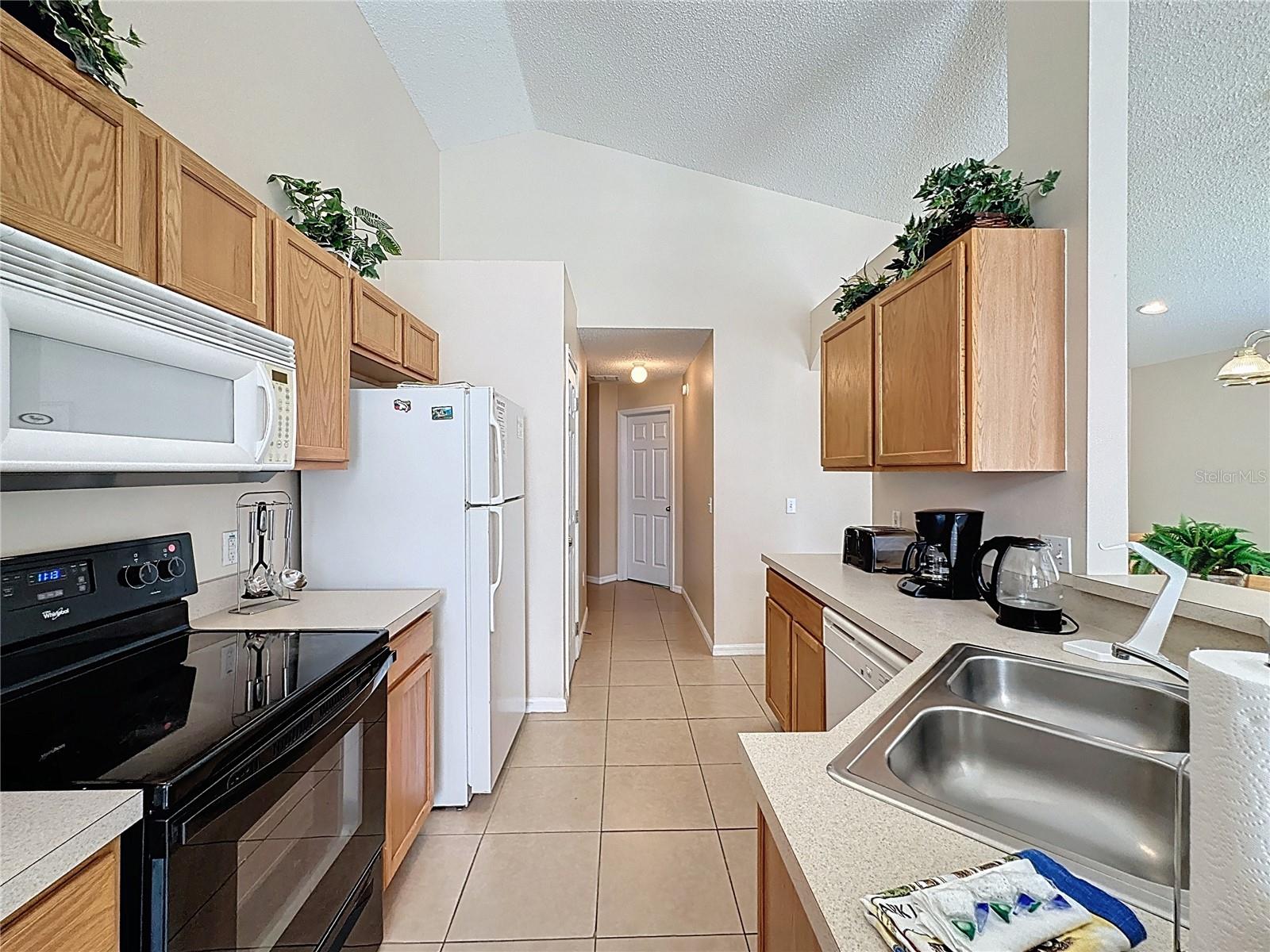 Image 15 of 81 For 2649 Hemingway Avenue