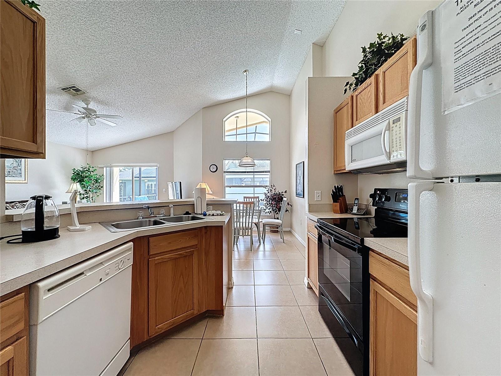Image 16 of 81 For 2649 Hemingway Avenue