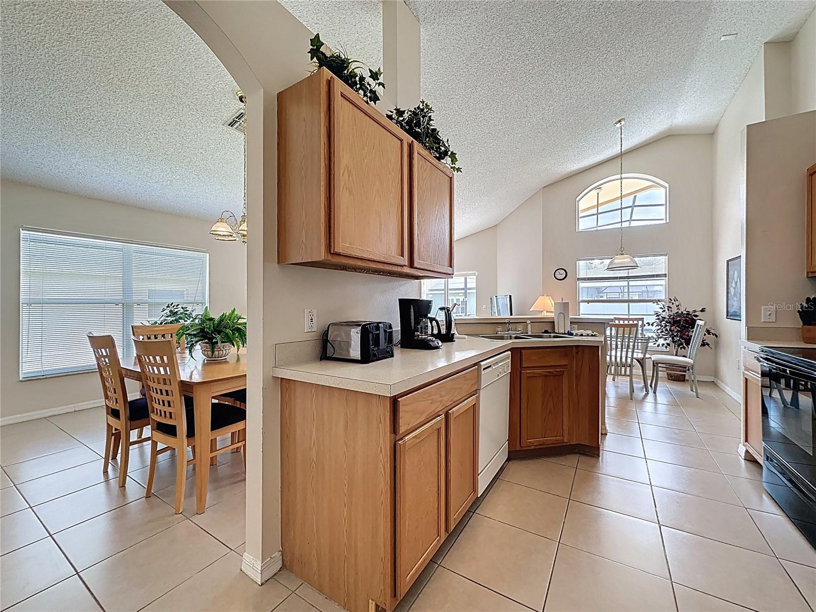 Image 17 of 81 For 2649 Hemingway Avenue