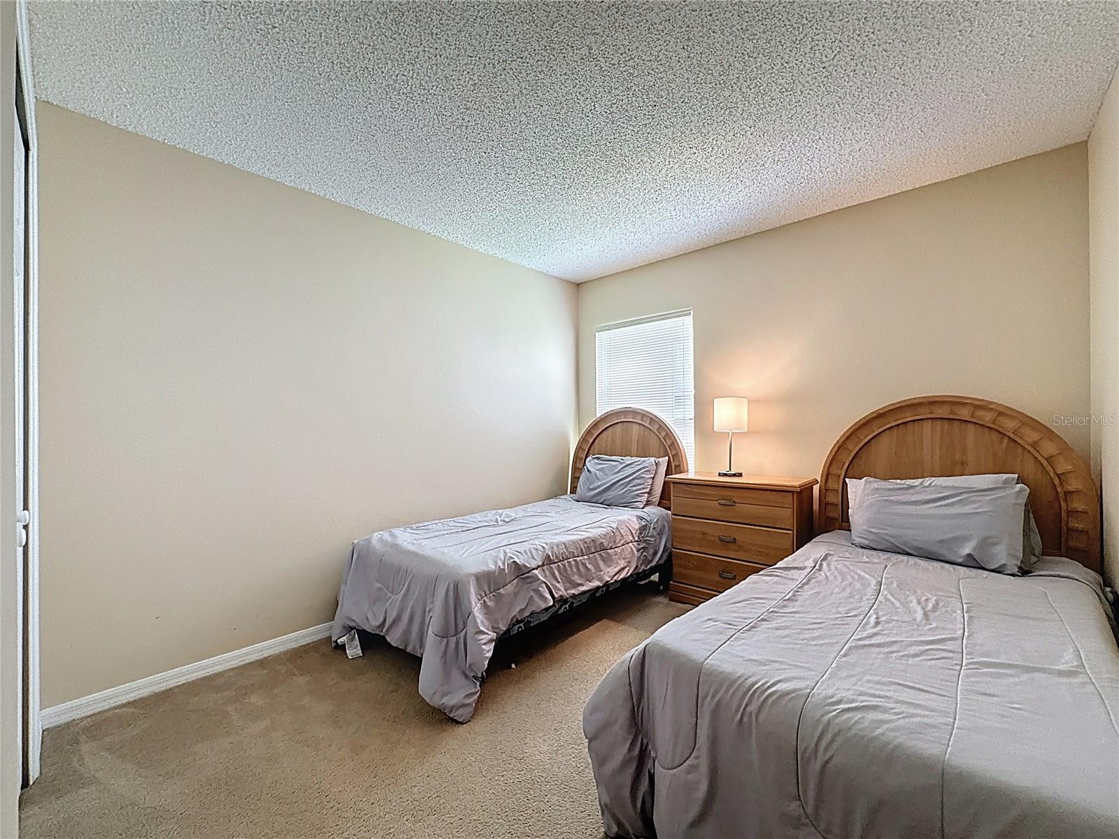 Image 37 of 81 For 2649 Hemingway Avenue
