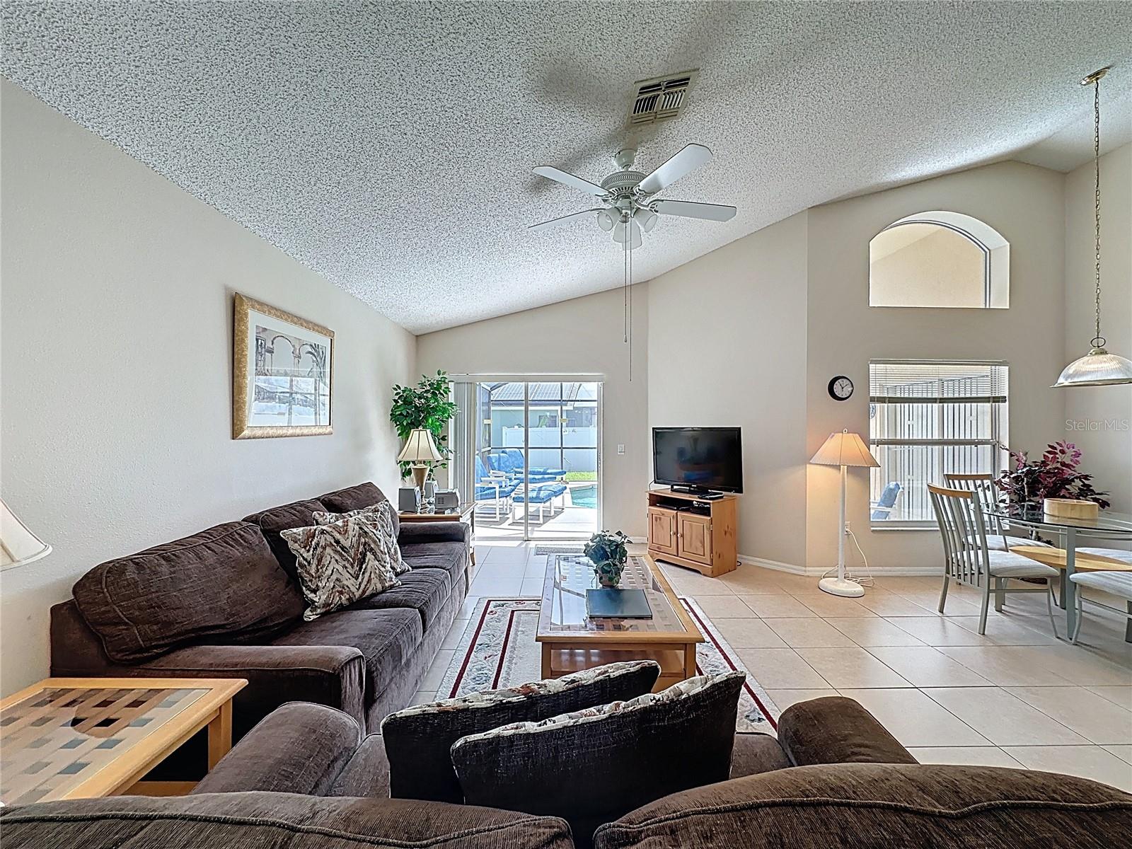 Image 7 of 81 For 2649 Hemingway Avenue