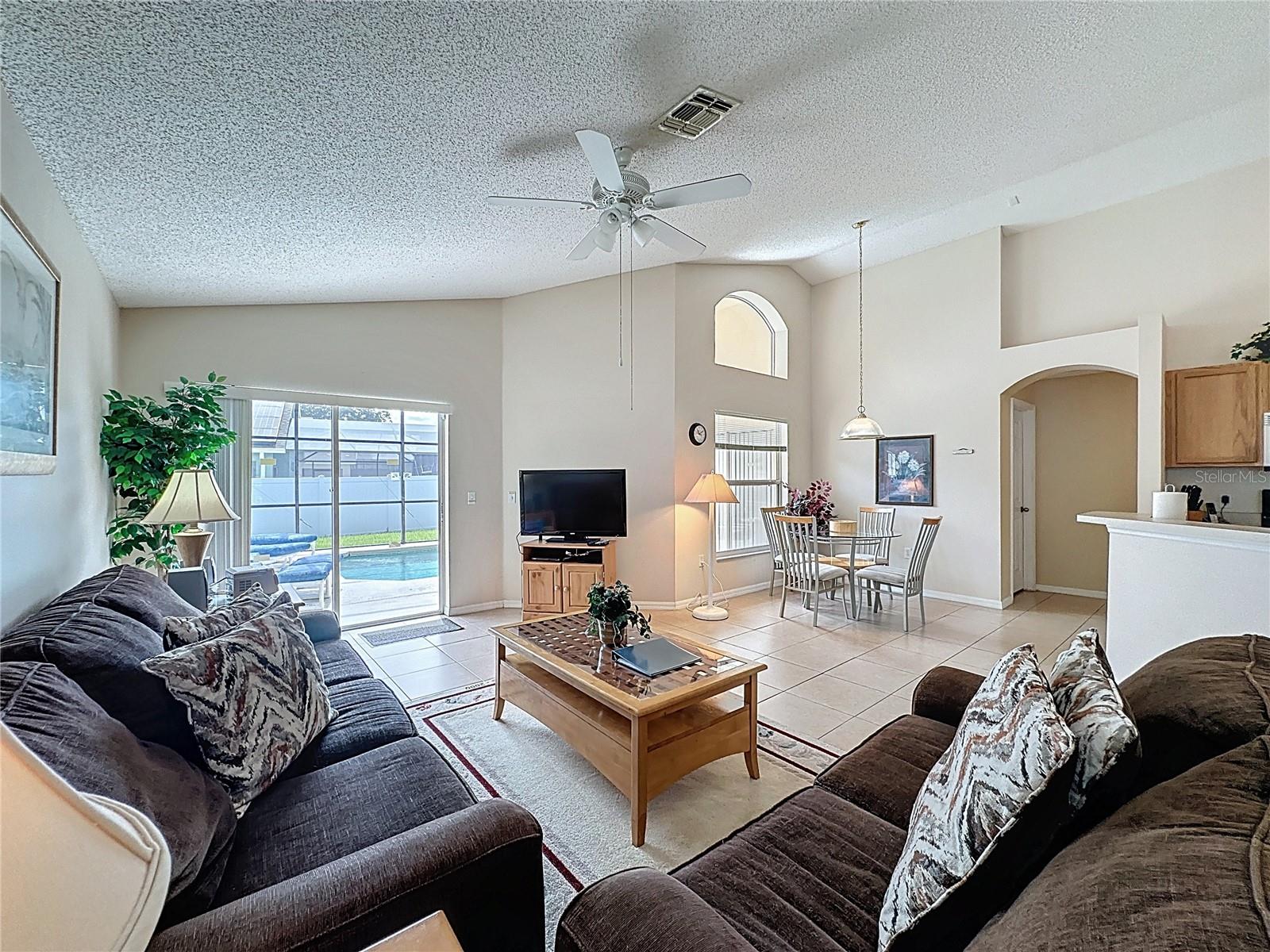 Image 8 of 81 For 2649 Hemingway Avenue