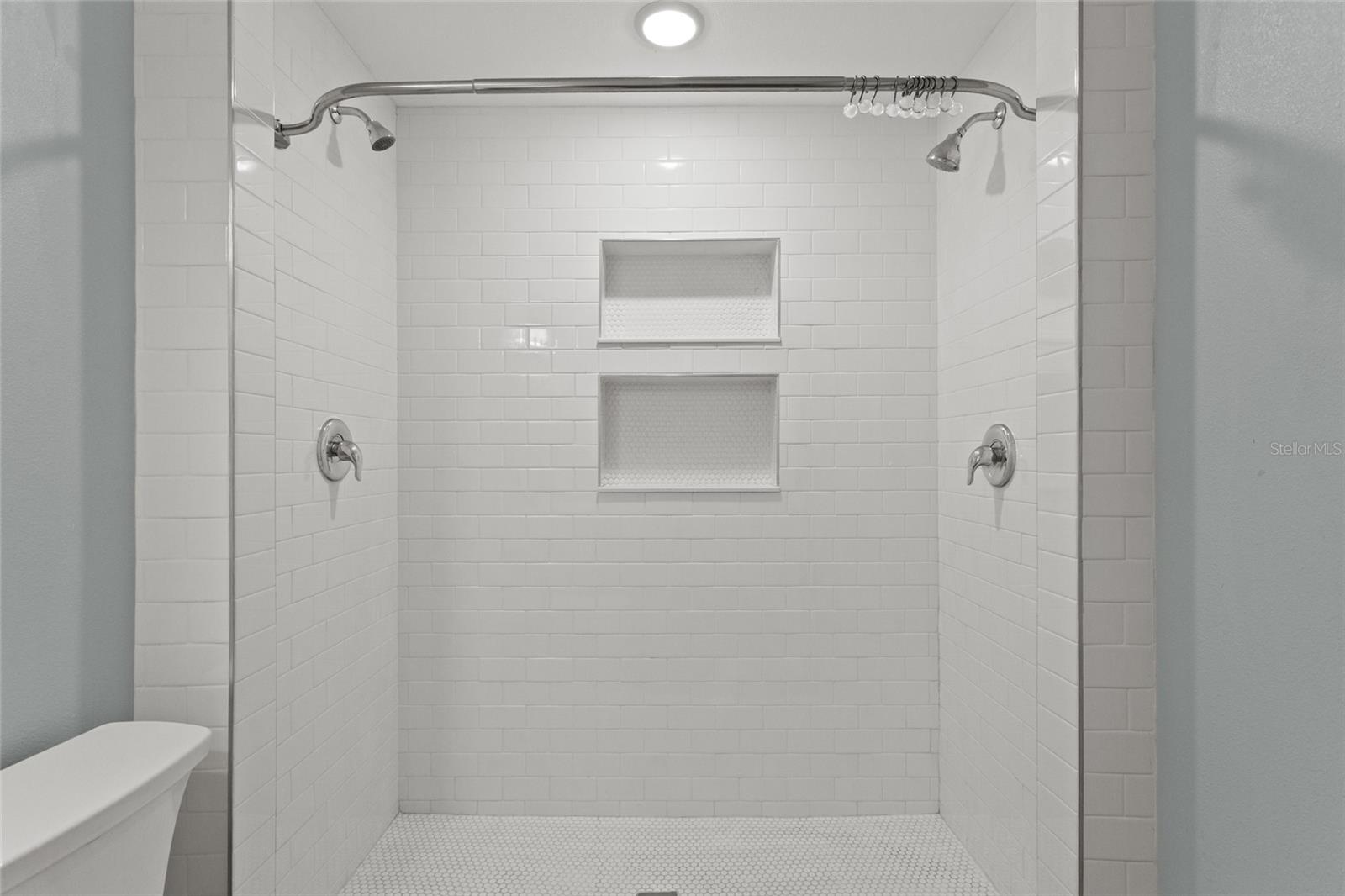 Image 20 of 28 For 1800 Banyan Street