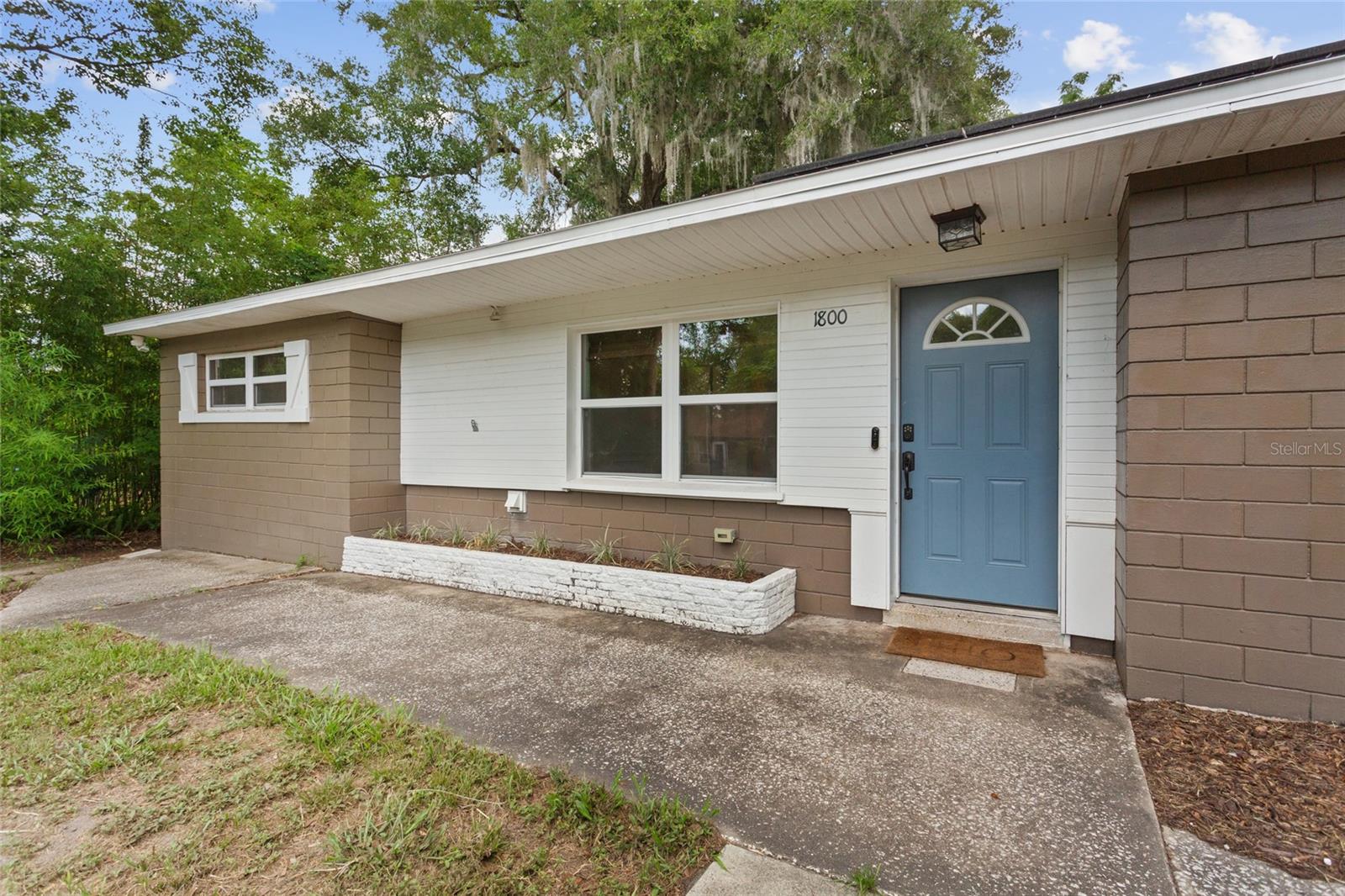 Image 5 of 28 For 1800 Banyan Street