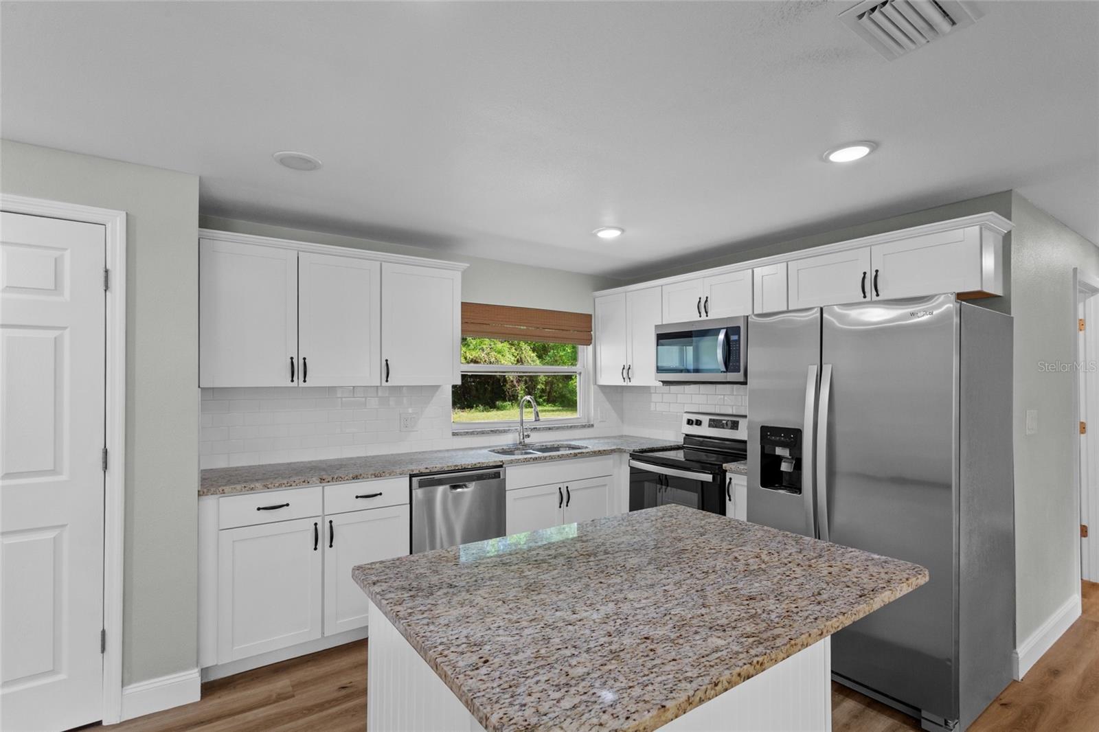 Image 9 of 28 For 1800 Banyan Street