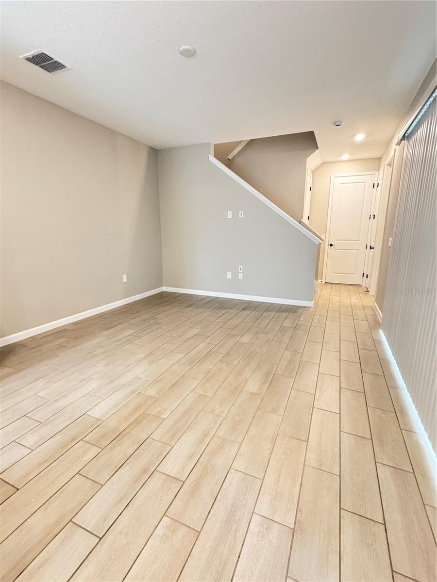 Image 6 of 15 For 1513 Axel Graeson Avenue