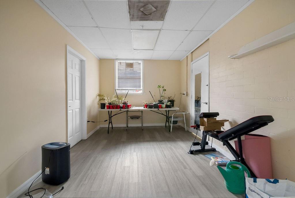 Image 22 of 40 For 306 Park Avenue