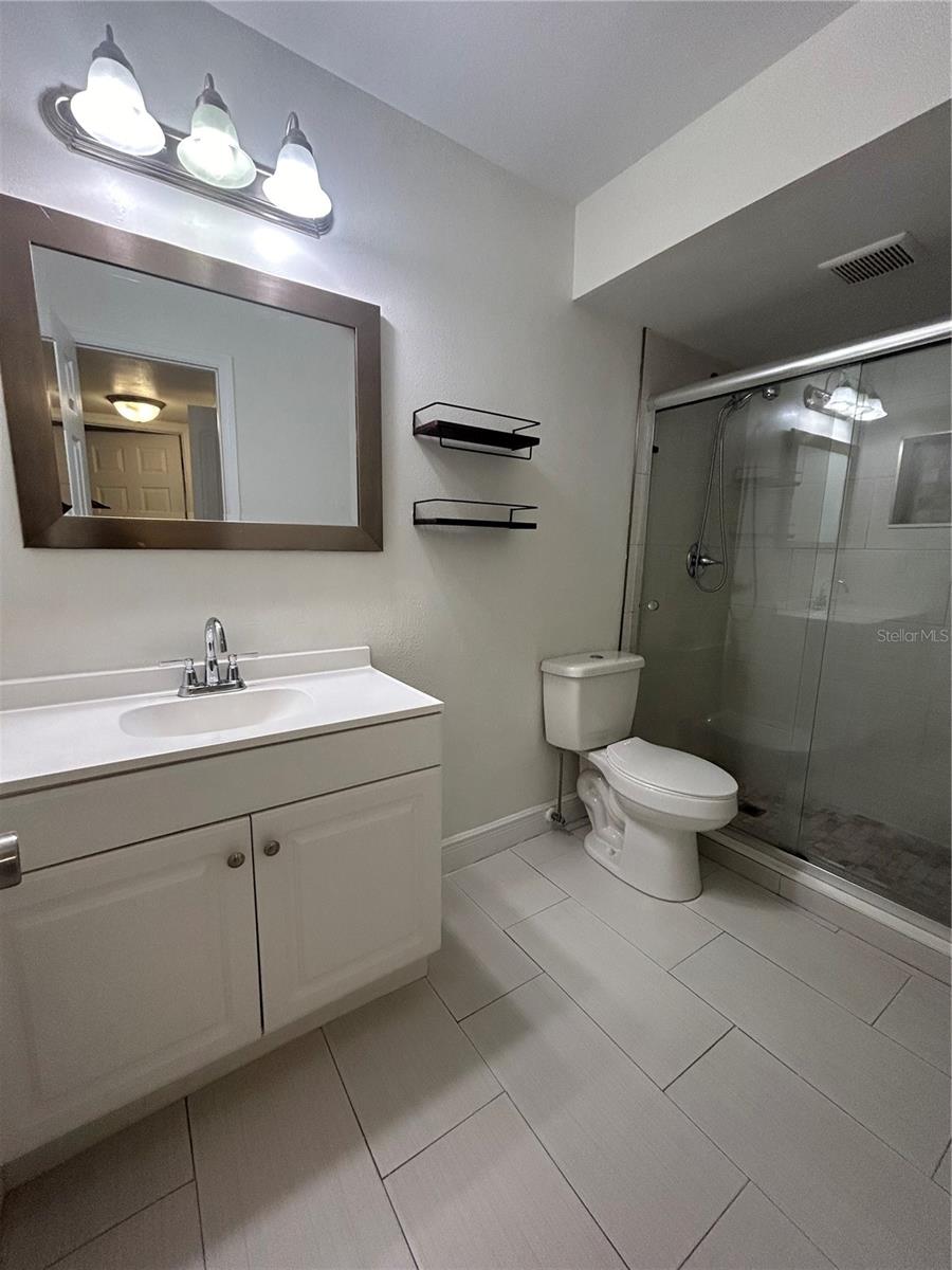 Image 12 of 25 For 4115 Semoran Boulevard 16
