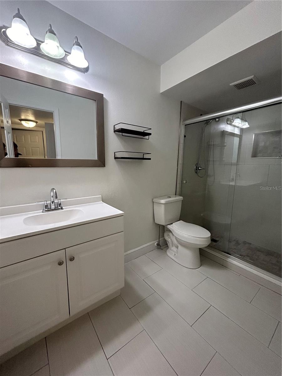 Image 13 of 25 For 4115 Semoran Boulevard 16