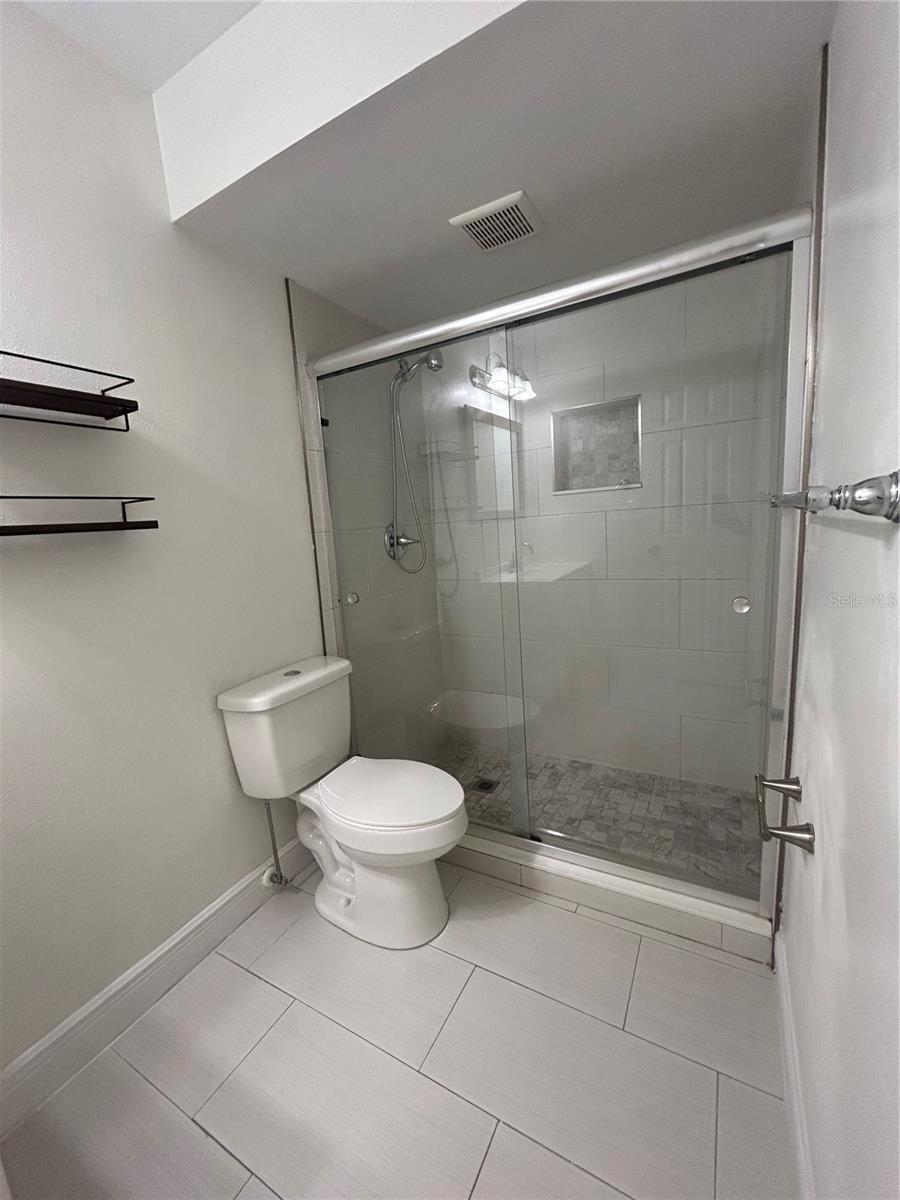 Image 14 of 25 For 4115 Semoran Boulevard 16