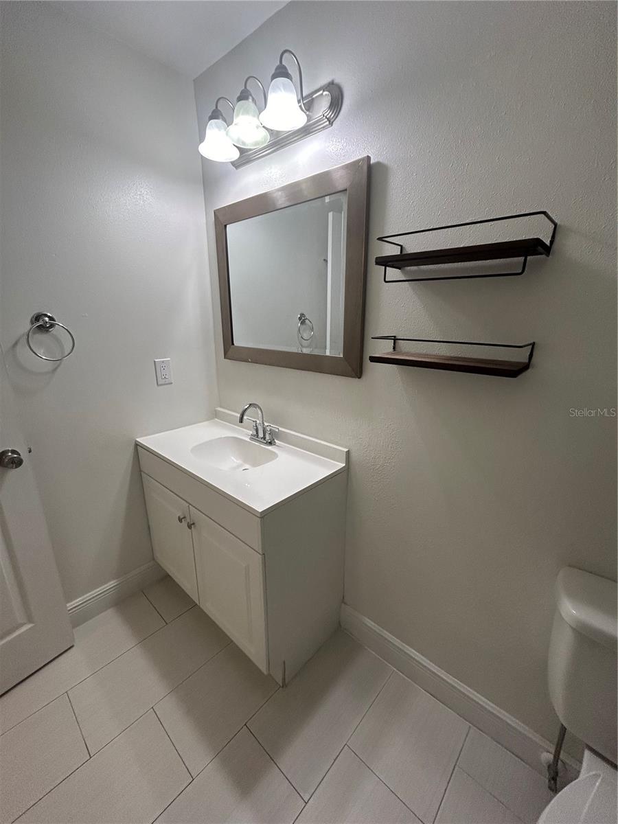 Image 15 of 25 For 4115 Semoran Boulevard 16