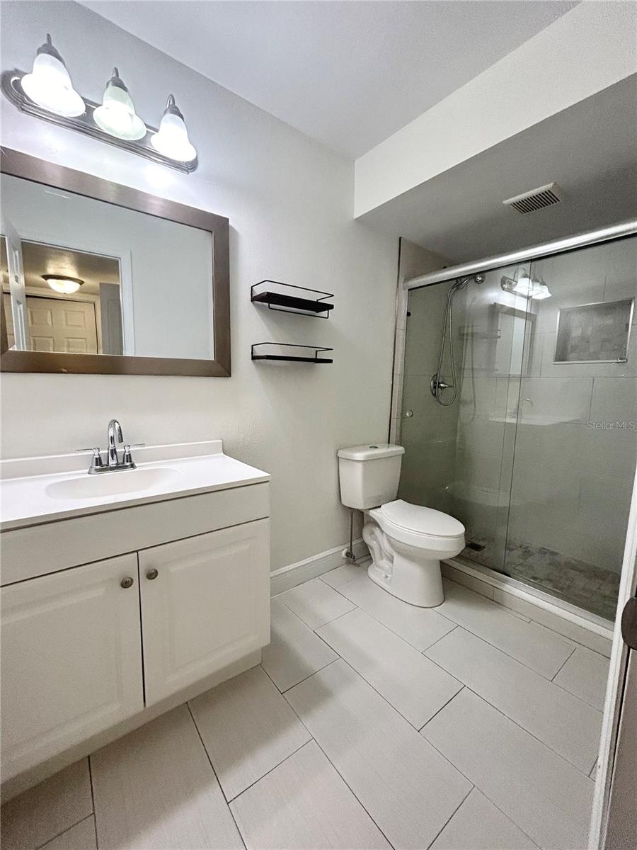 Image 5 of 25 For 4115 Semoran Boulevard 16
