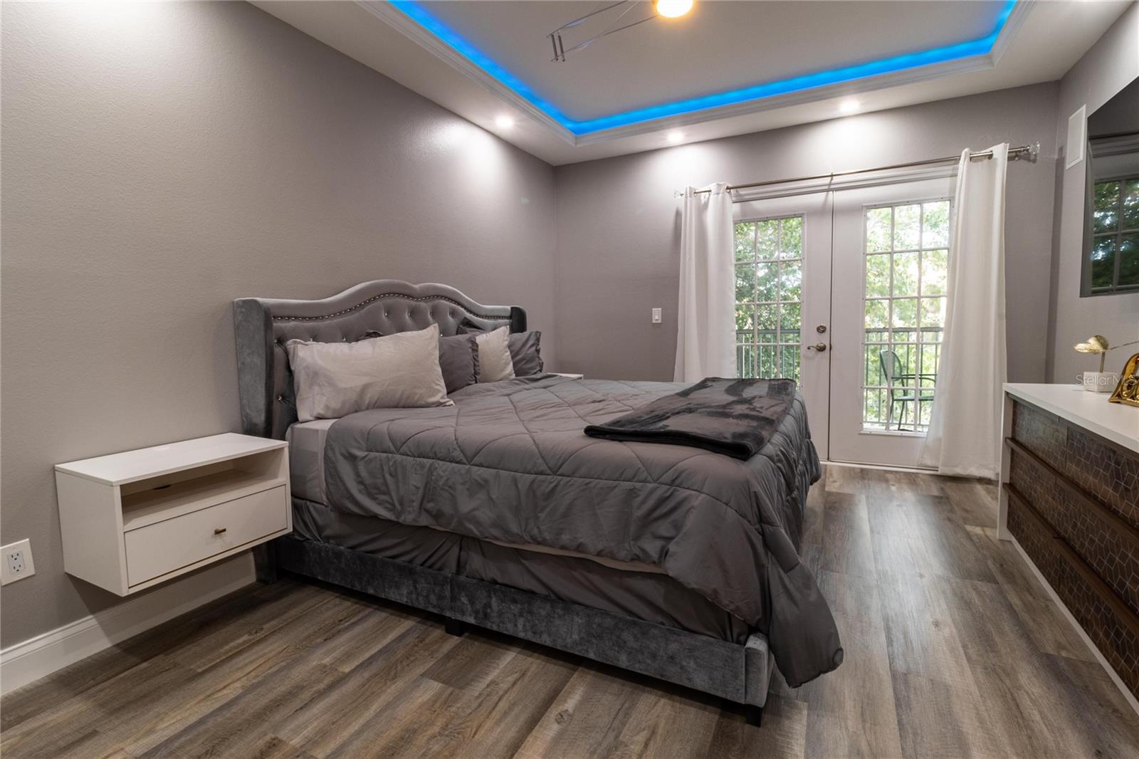 Image 11 of 21 For 14205 Falls Church Drive 2012