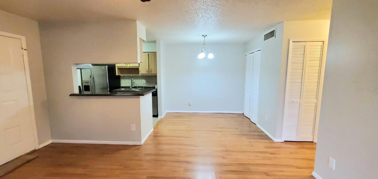 Image 3 of 11 For 2608 Oak Park Way 104