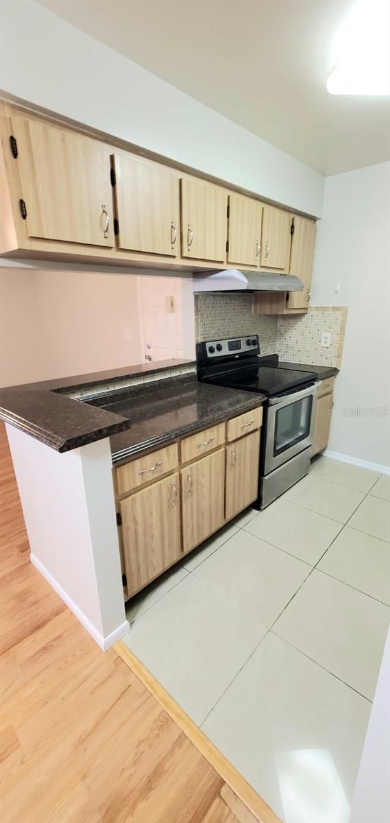 Image 4 of 11 For 2608 Oak Park Way 104