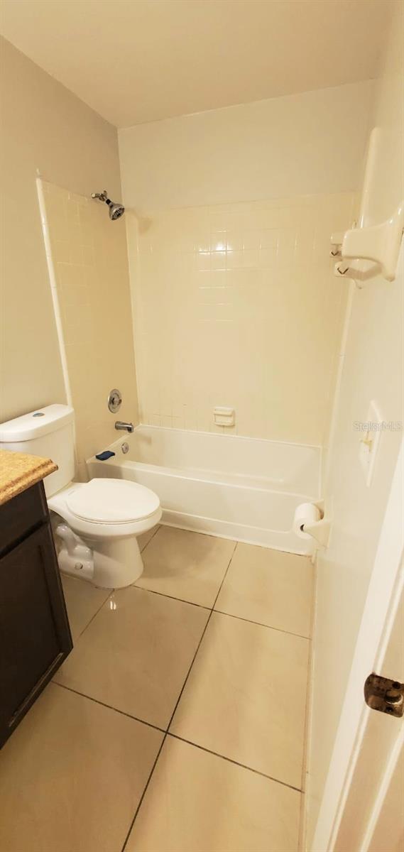 Image 7 of 11 For 2608 Oak Park Way 104