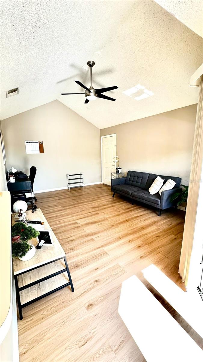 Image 3 of 15 For 1065 Hiawassee Road 1433