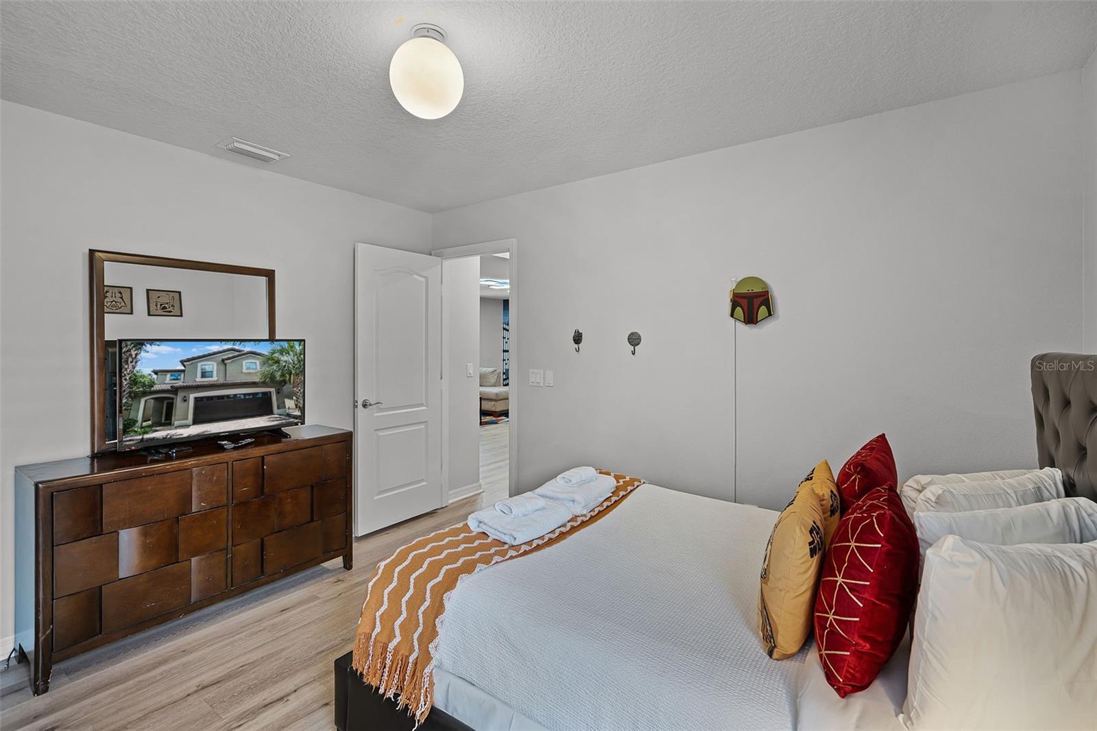 Image 14 of 64 For 8897 Rhodes Street