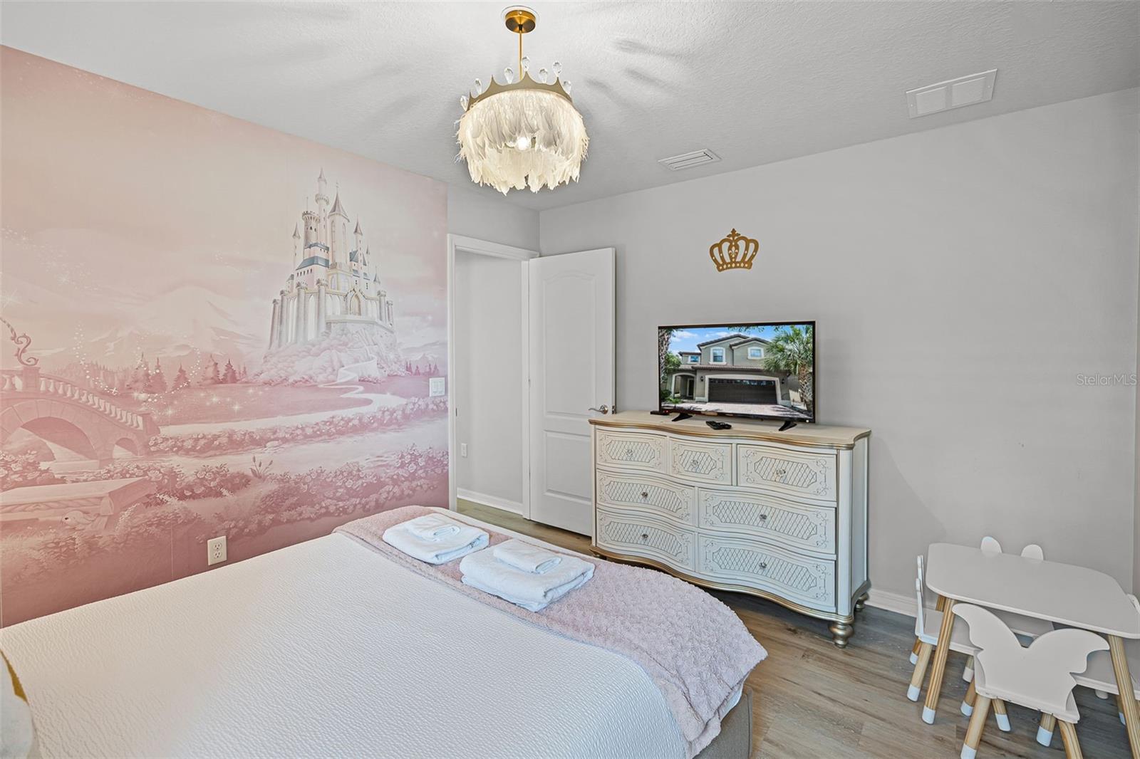 Image 17 of 64 For 8897 Rhodes Street