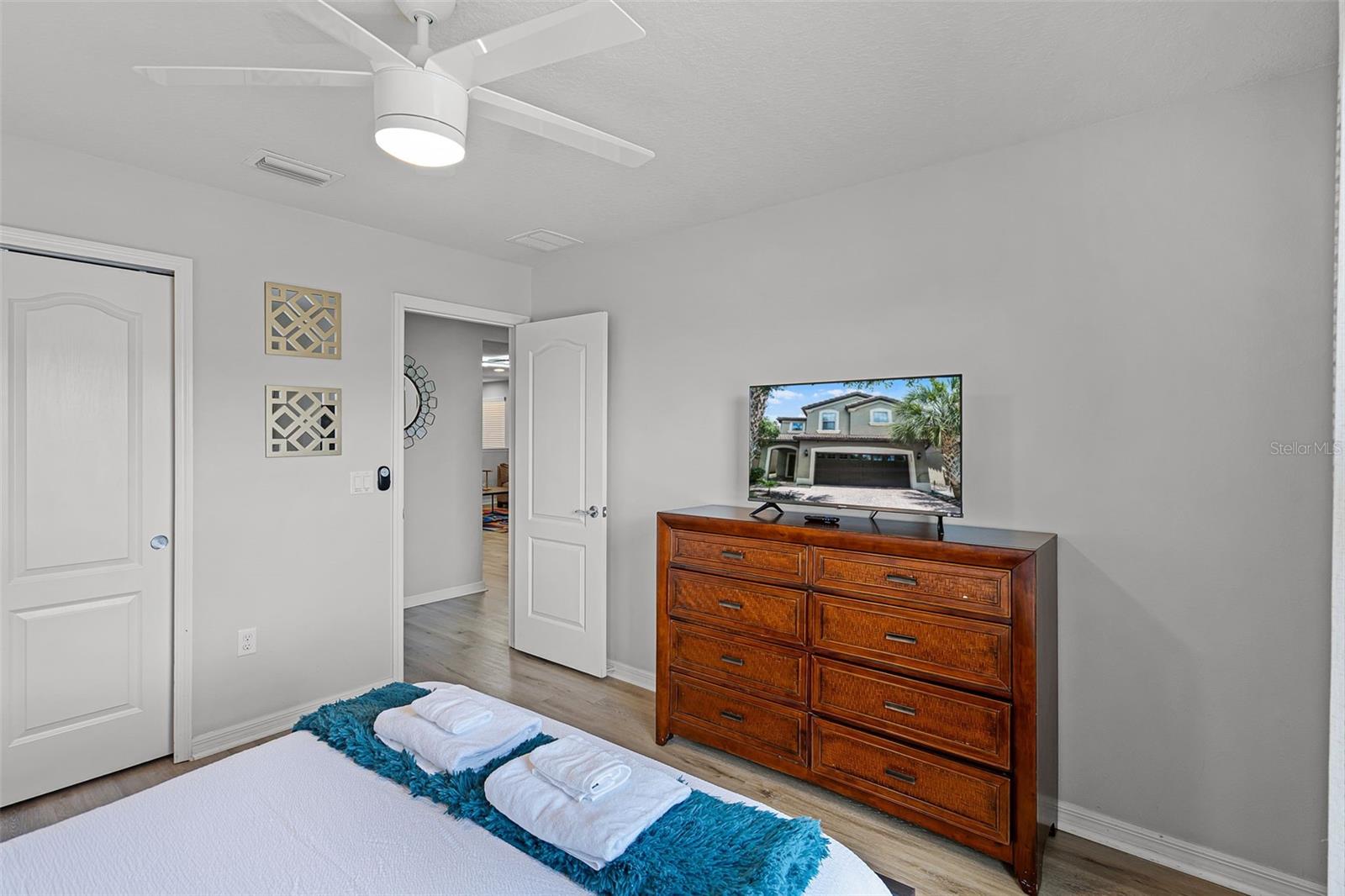 Image 19 of 64 For 8897 Rhodes Street